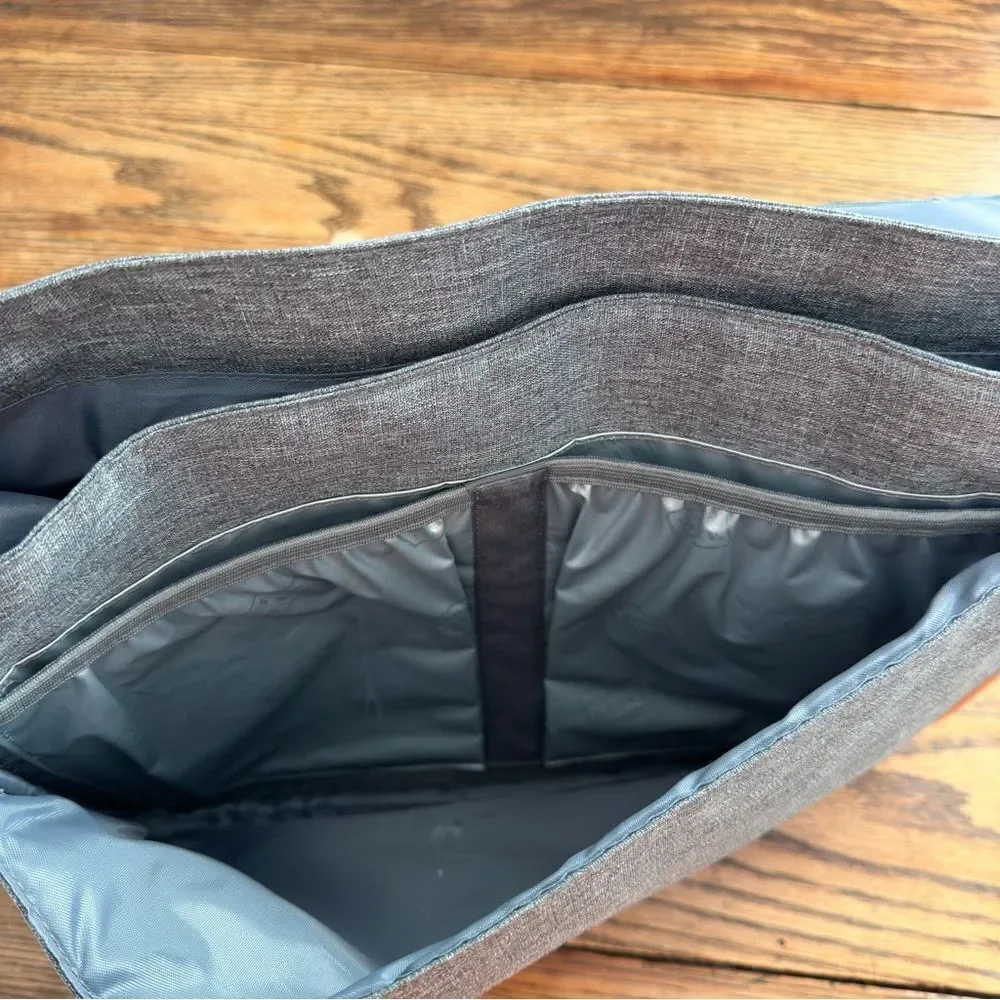 Columbia Sunshine Springs Messenger Padded Diaper Bag Gray Unisex (Flaw-Read)‎